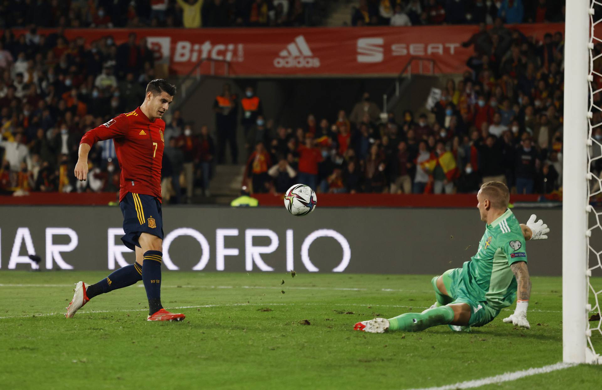 World Cup - UEFA Qualifiers - Group B - Spain v Sweden