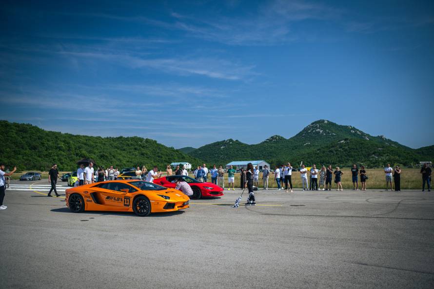 Spektakularni superautomobili protutnjali Gorskim kotarom i napravili spektakl na Grobniku