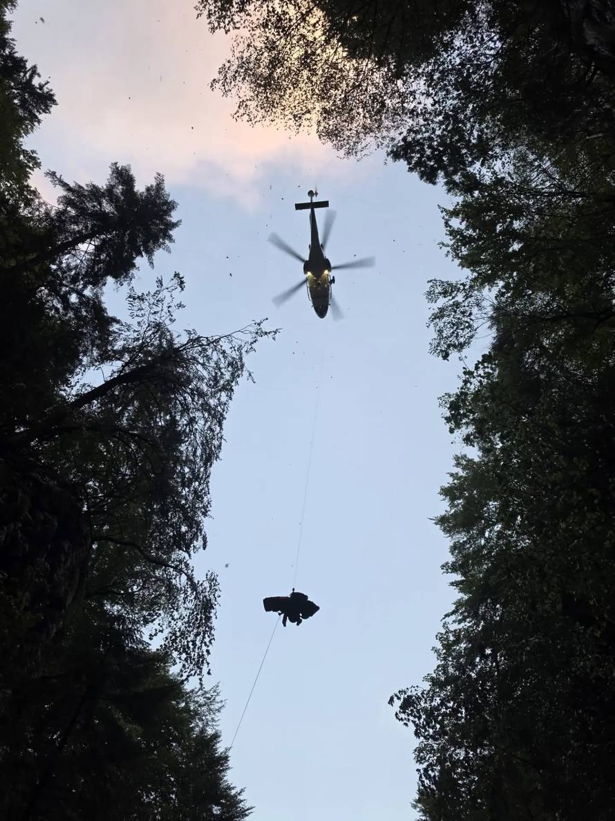 STRAŠNA TRAGEDIJA Otac i dijete pali u provaliju kod slapa u Sloveniji, on je poginuo