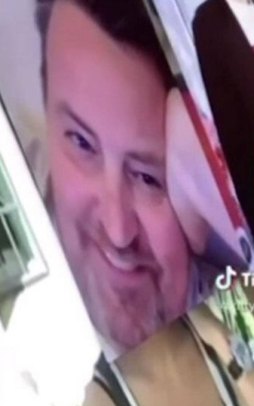 Zvijezda 'Prijatelja' zavodila 19-godišnjakinju na videopozivu: 'Jesam li ja star kao tvoj tata?'