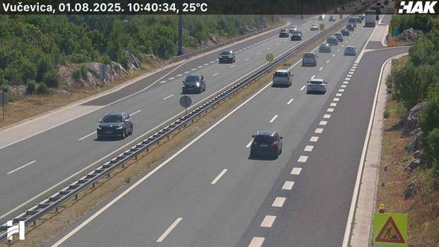 FOTO Kreće udarni vikend, kod Lučkog se zagužvalo: Kolone su prema moru, vozi se usporeno