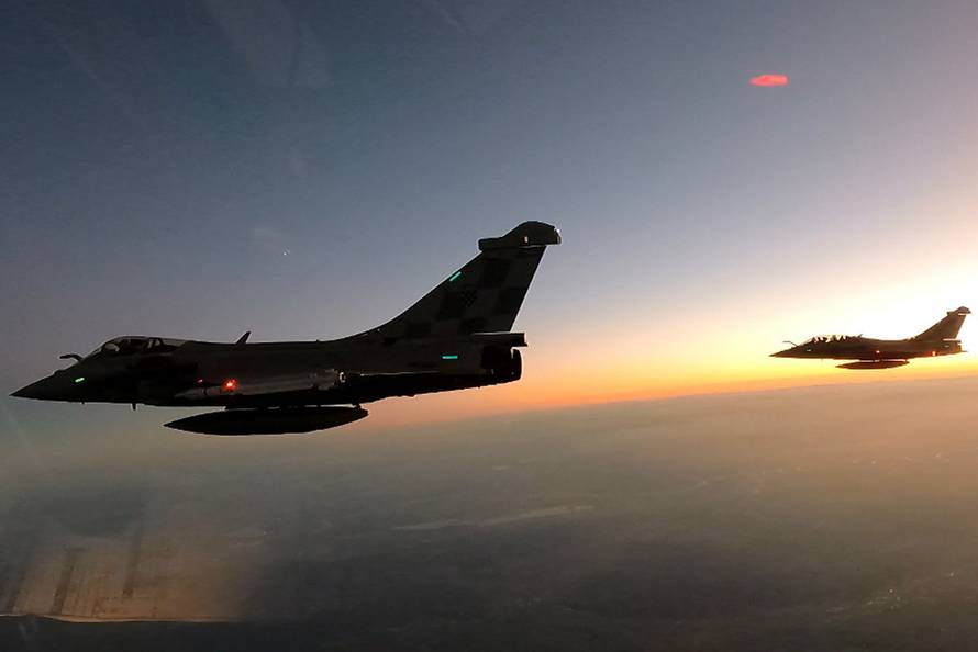 MORH: Američki bombarder B-52 preletio Hrvatsku. Pratila ga dva hrvatska Rafalea!