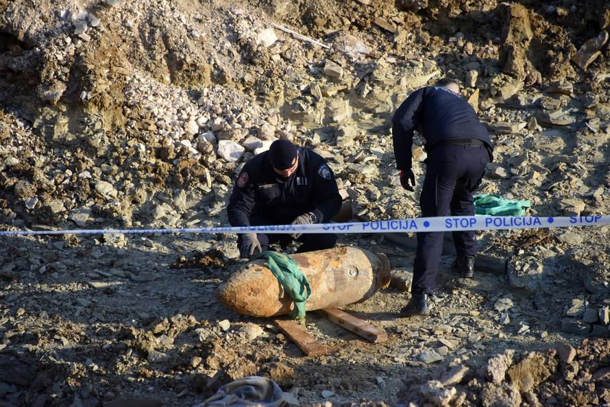 Pula: Iz samog centra Pazina uklonjena zaostala bomba iz Drugog svjetskog rata