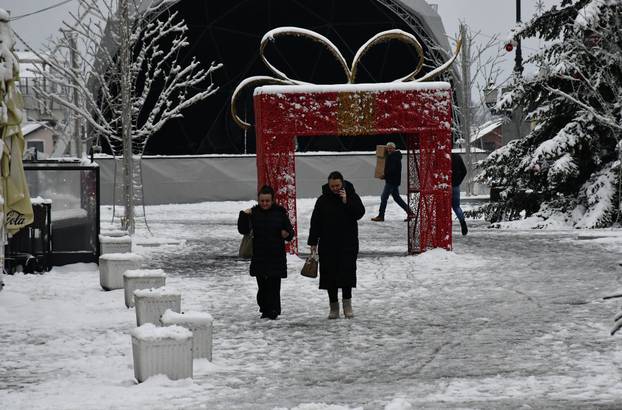 Prava zimska idila na ulicama Slavonskog Broda