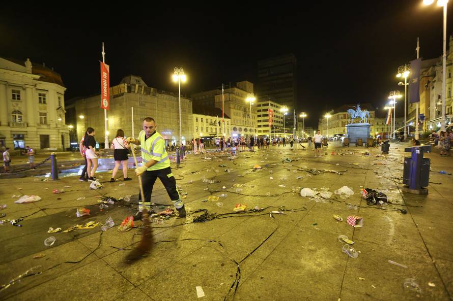 Zagreb: Čišćenje smeća nakon gledanja utakmice  