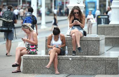 Sporna naknada: Na bonovima za mobitele uzeli nam milijune