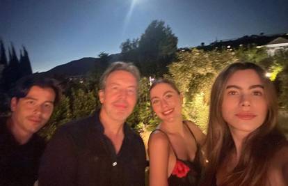 Sofia Vergara 'zasjenila' je plavi Supermjesec: Objavila fotku bez šminke. 'Ma ne prepoznajem je'