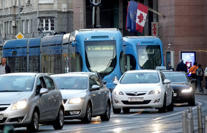 Kaos u Zagrebu: Veliki zastoj tramvaja na Vlaškoj, nestalo struje. 'Linije voze obilazno!'