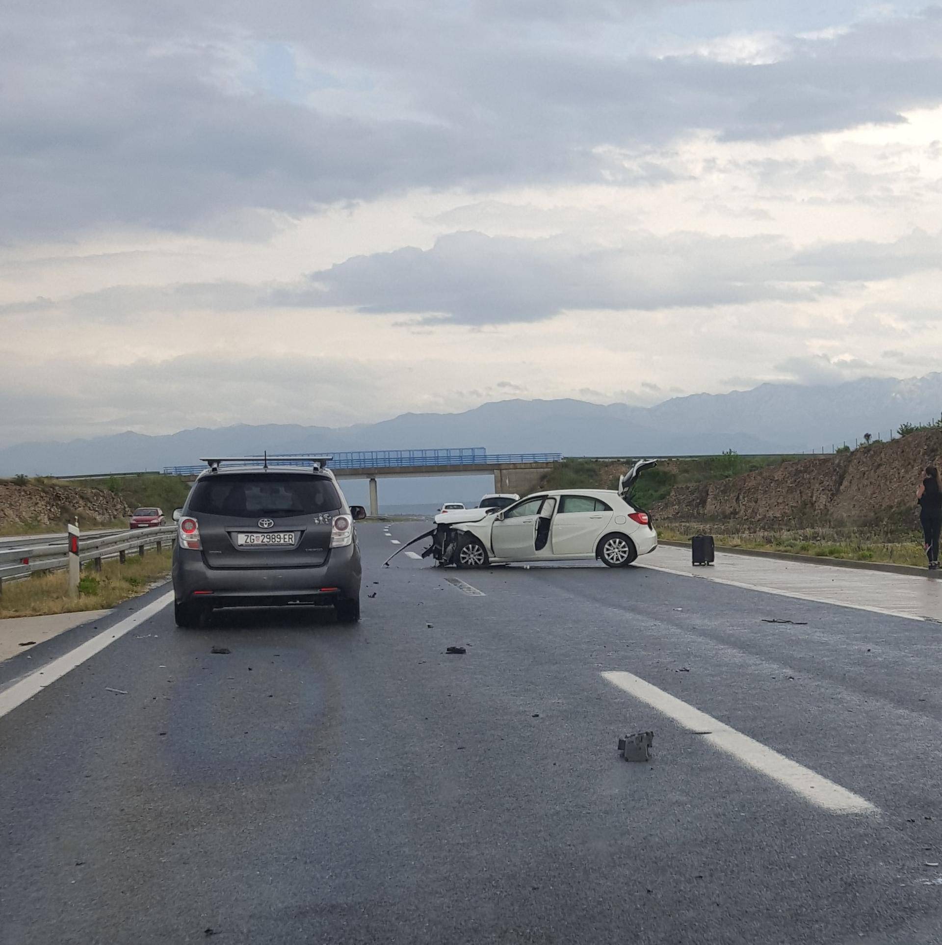 Vozačica se zabila u zaštitnu ogradu na A1 kod Maslenice