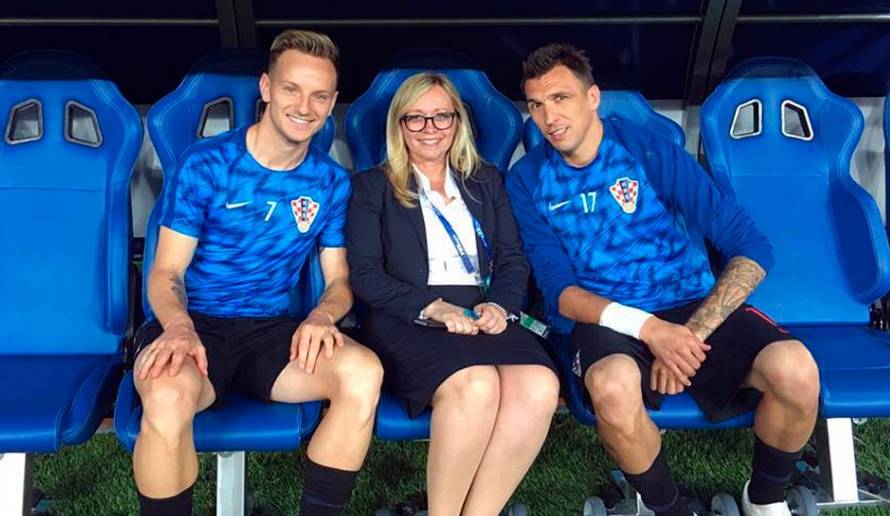 Menadžerica 'vatrenih' pustila je suzu radosnicu na dočeku