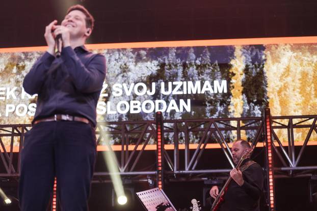 Zagreb: U Areni Zagreb održan koncert "Progledaj srcem"