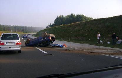 Prevrnuo se na krov kad je s ceste prešao na brijeg