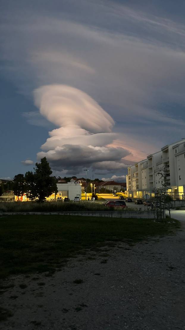 FOTO Pogledajte spektakularne oblake u Splitu! Piloti ih ne vole