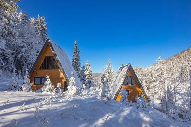 FOTO Gorska bajka u Hrvatskoj: Možete li zamisliti bolje mjesto za zimski bijeg od ljudi i stresa?