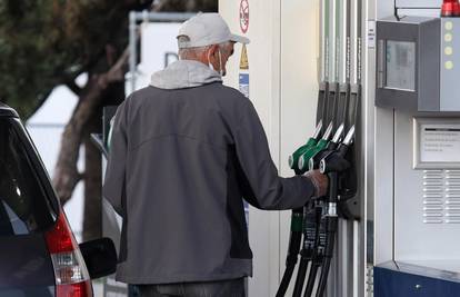 Cijene nafte padaju, ali goriva rastu. Stručnjak: Ovo su razlozi