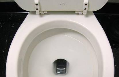 U toalet školjku godišnje padne 850.000 mobitela