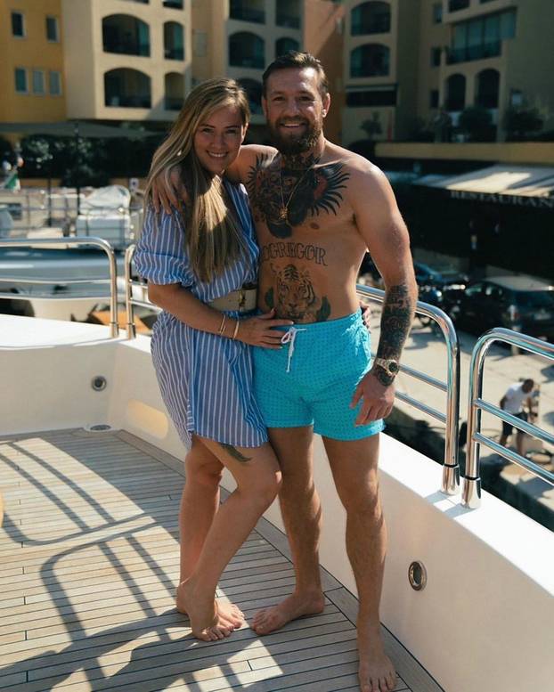 FOTO Dok je bio nitko, ona ga je uzdržavala. Sad silovatelj Conor McGregor vara ženu gdje stigne