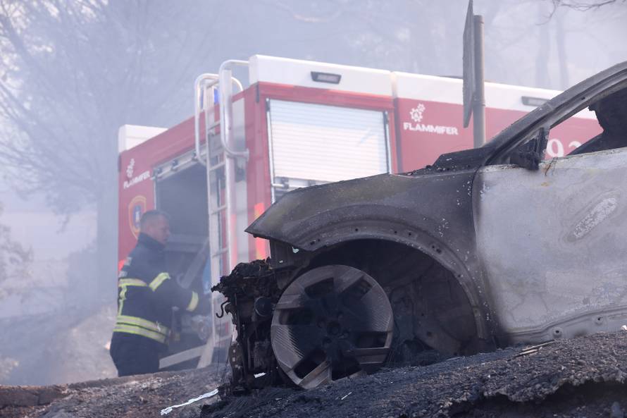 Pisak: Izgorjeli brojni automobili, zbog požara dignuta cijela županija da dođe u pomoć