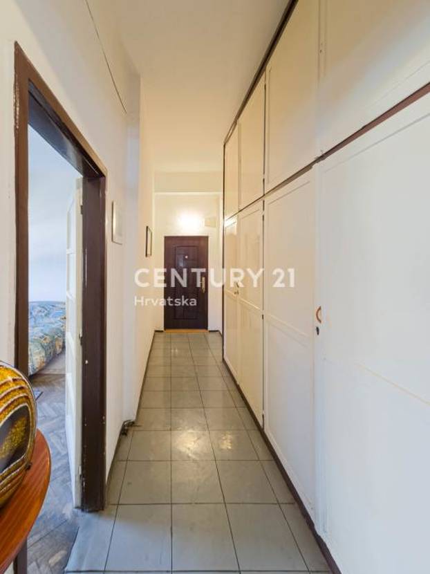 FOTO Ideš, kakav pogled! Stan u Zadru prvi red do mora prodaje se po pristupačnoj cijeni