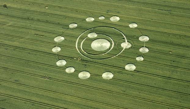 FOTO Deset najpoznatijih teorija zavjere  o vanzemaljcima: Od reptilijanaca do tajnih baza...