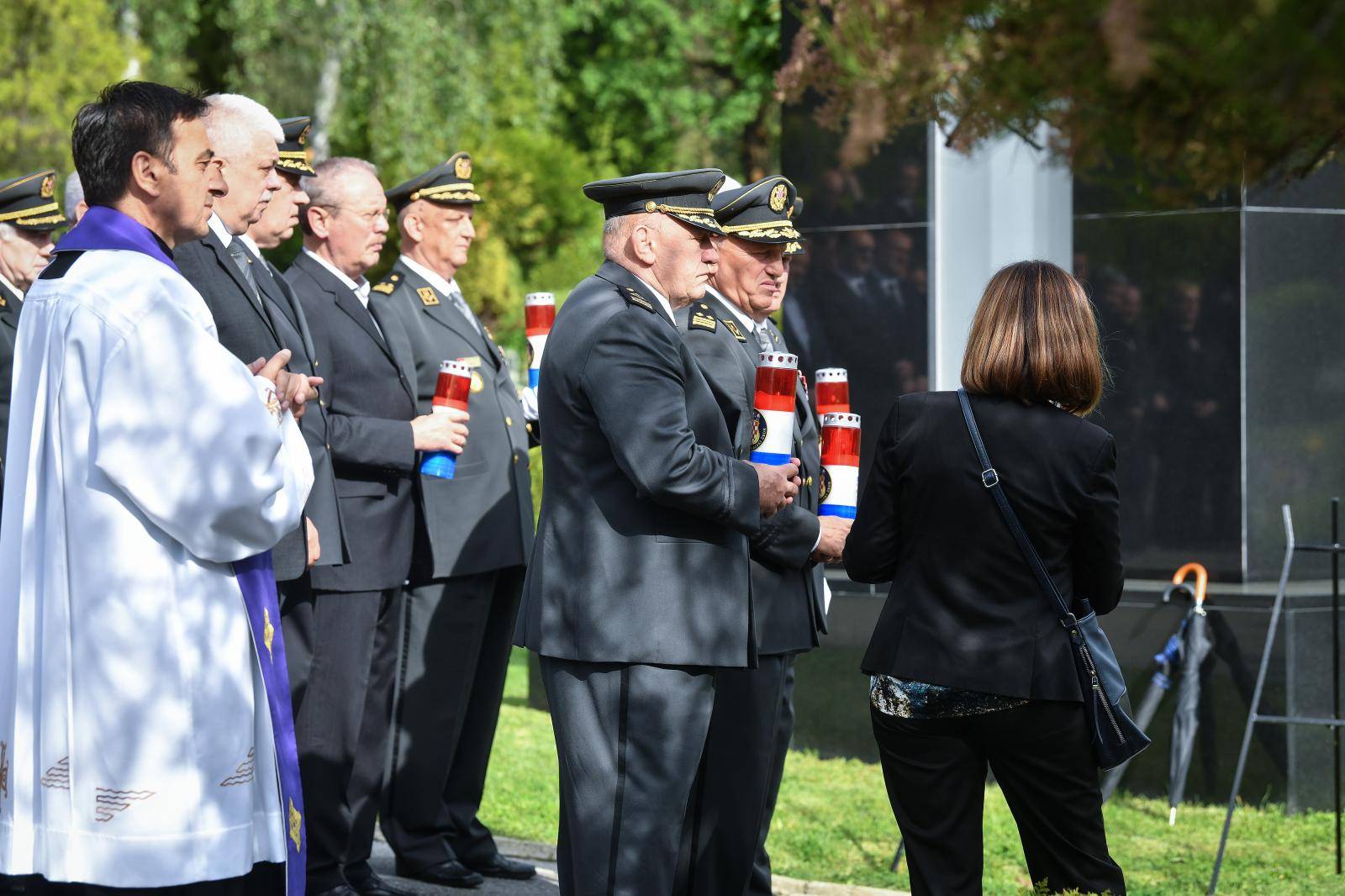 Zagreb: Polaganje vijenaca na grobu Gojka Å uÅ¡ka povodom 21. godiÅ¡njice smrti