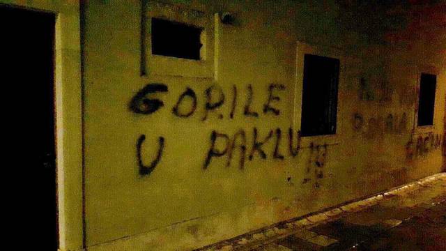 Sramota u Zadru: Zastrašujući grafiti osvanuli na samostanu