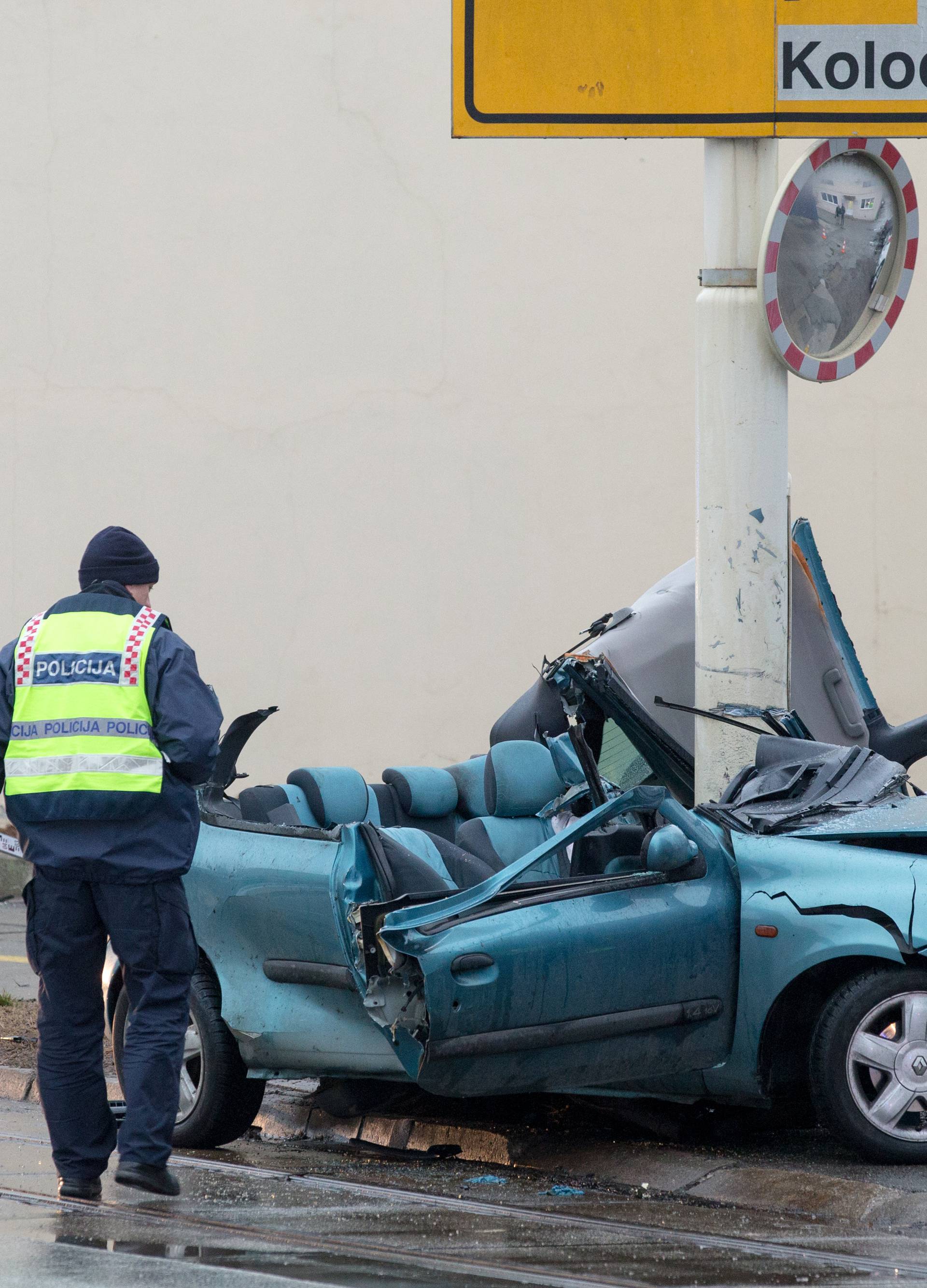 Muškarac preminuo, a žena u bolnici nakon sudara u Osijeku