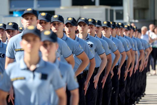 Zagreb: Svečanost povodom završetka školovanja učenika 4. razreda Policijske škole Josip Jović