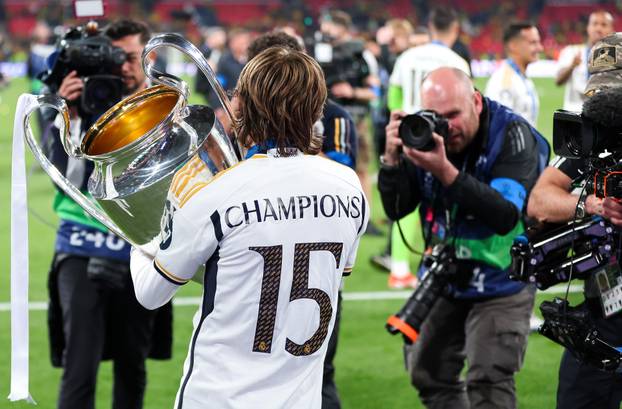 Modrić najtrofejniji Realov igrač u povijesti, 6. put dignuo pokal Lige prvaka 