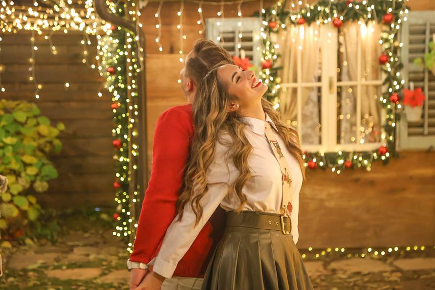 VIDEO Poslušajte 'Mirnu', novu božićnu pjesmu Koktelsa