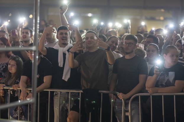 Vinkovci: Koncert Maje Šuput na 60. Vinkovačkim jesenima