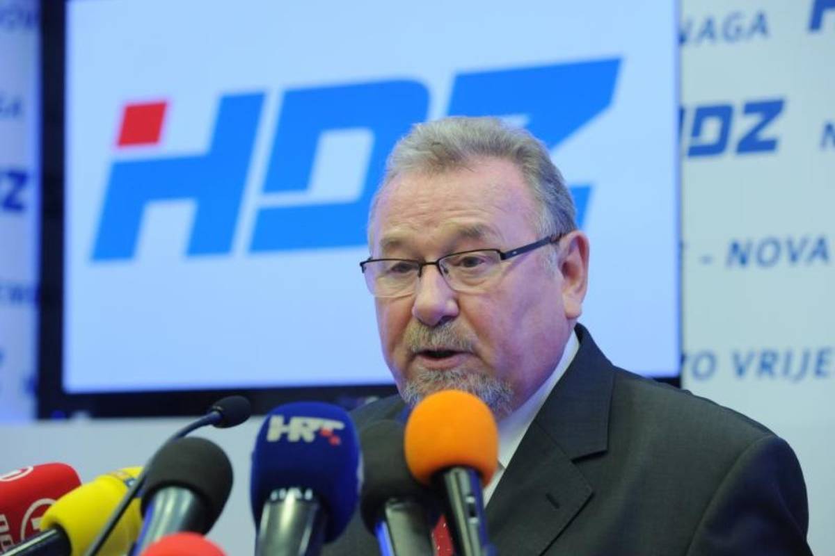 Šeks: Josipović je smijenio D. Jovića da ne ugrozi kampanju
