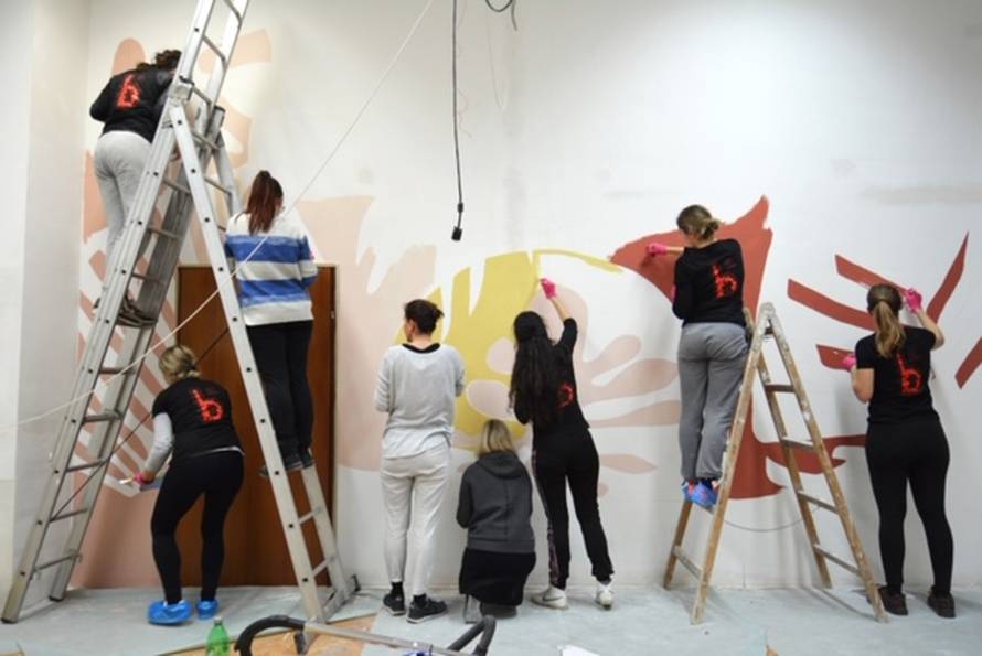 Gimnazijalci u Vukovaru dobili novouređenu zonu za druženje