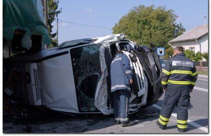 Varaždin: Vozač poginuo, suvozačica teško