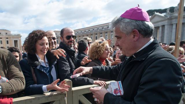 February 21, 2016 : Rosary boxes "Misericordina" is distributed during the Pope Francis Sunday prayer in St. Peter's square at the Vatican.