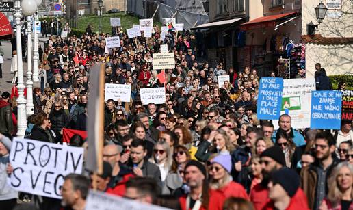 VIDEO Prosvjetari izašli na ulice: 'Za pravedne koeficijente'