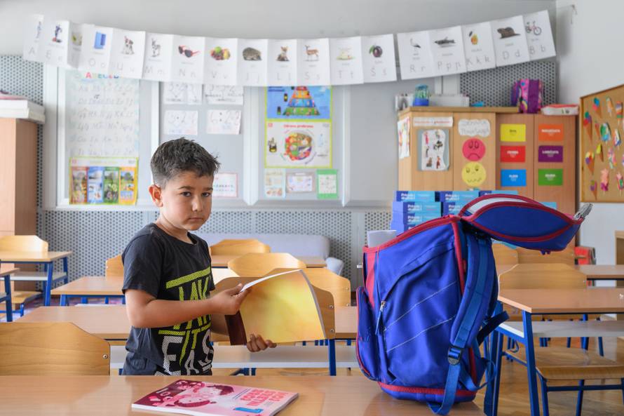 Zagreb: Dječak koji je bolovao od leukemije danas je krenuo u prvi razred osnovne škole