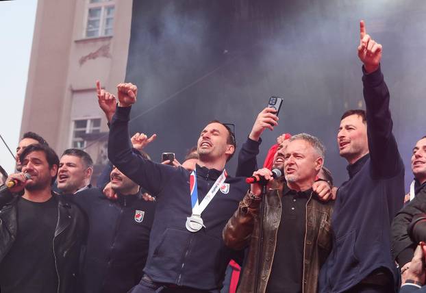 Zagreb: Marko Perković Thompson nastupio na svečanom dočeku hrvatske rukometne reprezentacije