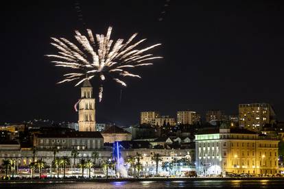 Prekrasan vatromet povodom blagdana svetog Dujma u Splitu