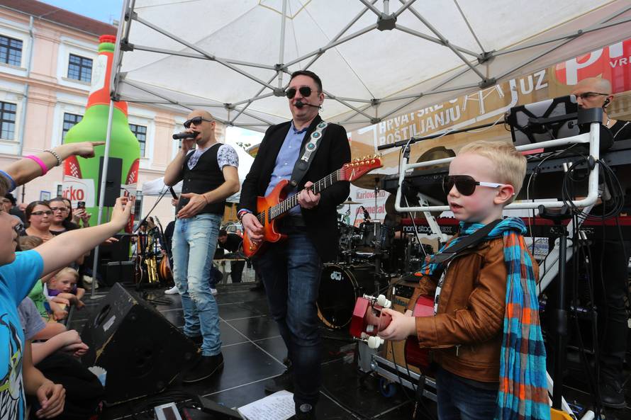 Bilo je gusto: Valpovački kotlić opet je napravio savršen roštilj