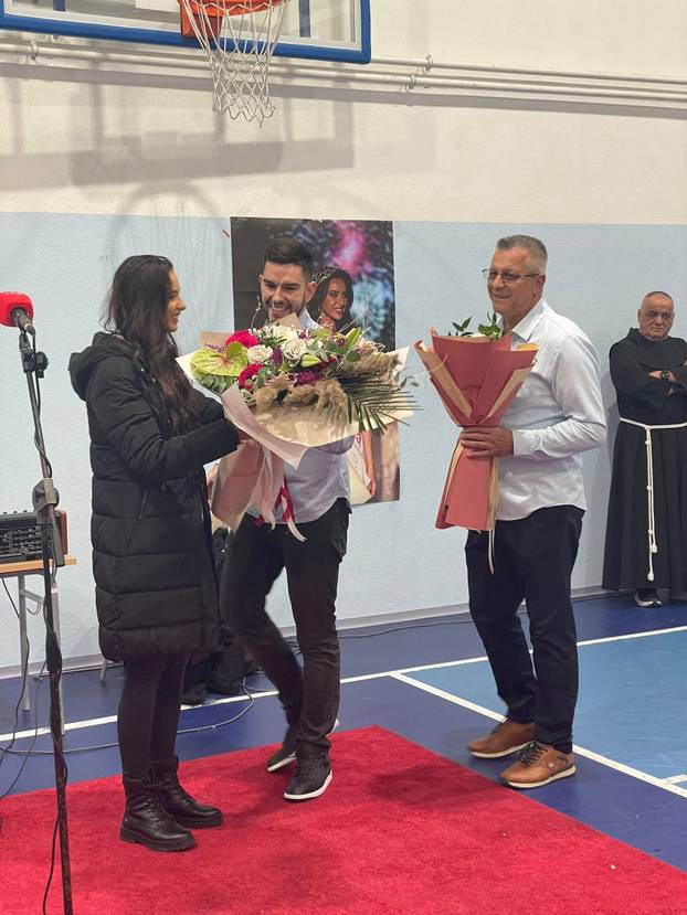 FOTO Pogledajte kakav doček je Tomislavgrad priredio za Miss Hrvatske: Ona je pustila i suzu