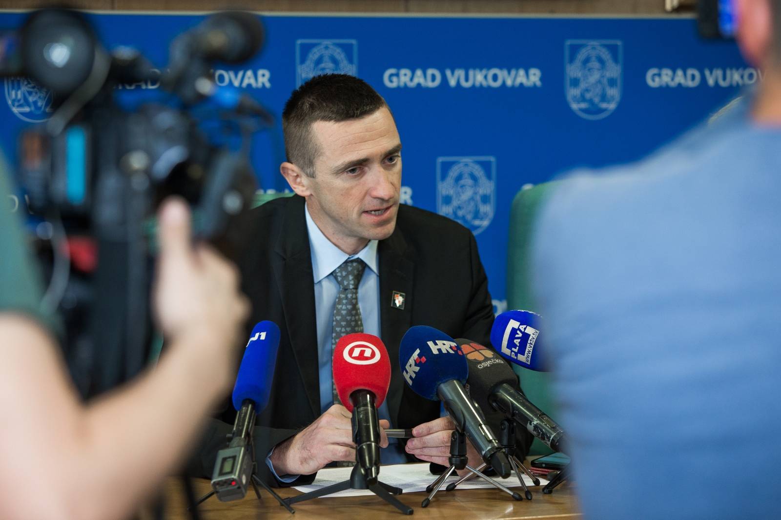 Vukovarski gradonaÄelnik Ivan Penava na konferenciji za novinare govorio je o odluci Ustavnog suda