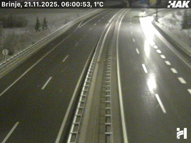 FOTO Snijeg i bura stvaraju kaos prema Rijeci, nema pravca za kamione. Ovako izgledaju ceste