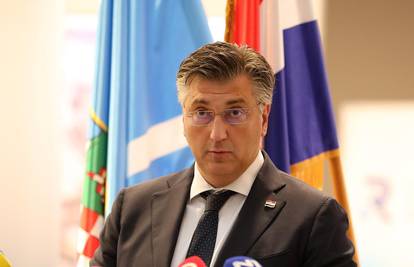 Ja, faraon! Plenković se hvalio i docirao novinarima: 'Zbog moje Vlade imate tu jeftinu struju...'