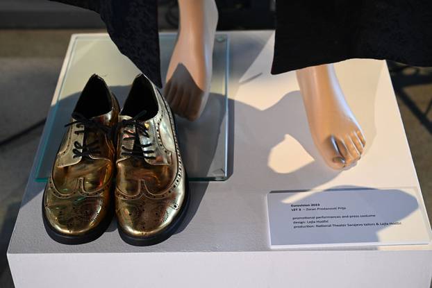 Zagreb: U predvorju MSU-a svečano otvorena izložba "MAMA ŠČ!"