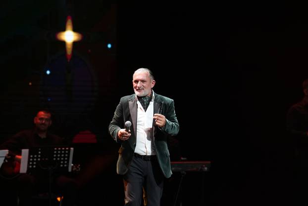 U sjećanje na Tomu Zdravkovića, u Sava centru održan je koncert „Pesme moje, za mene živiš“