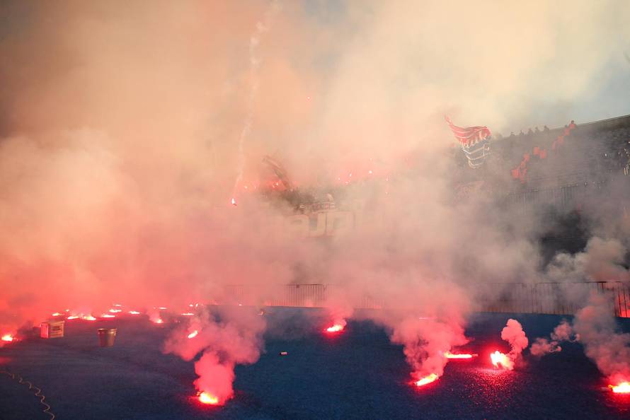 Zagreb: Navijači na tribinama uoči utakmice Dinamo - Hajduk