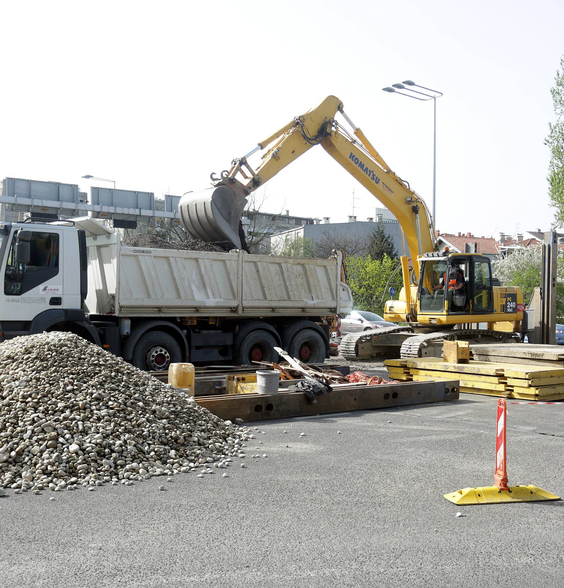 "Krater na Slavonskoj aveniji mora biti saniran za 10 dana"