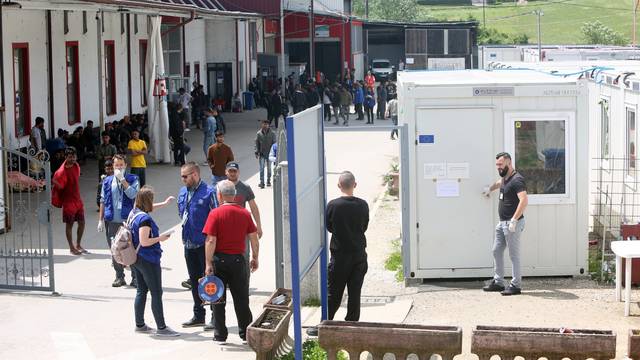 U prihvatiliÅ¡tu za migrante Miral u Velikoj KladuÅ¡i u jutarnjim satima izbio poÅ¾ar