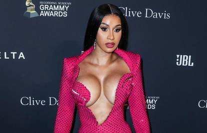 Cardi B sama smislila masku za kosu: Uz nju mi kosa bolje raste